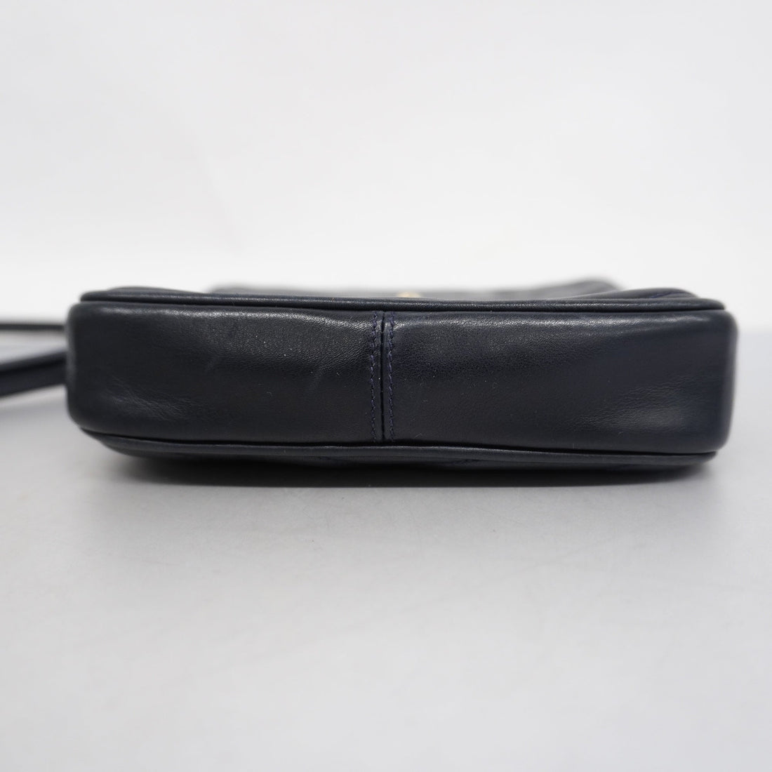 CHANEL   V Stitch Leather Shoulder Bag Navy