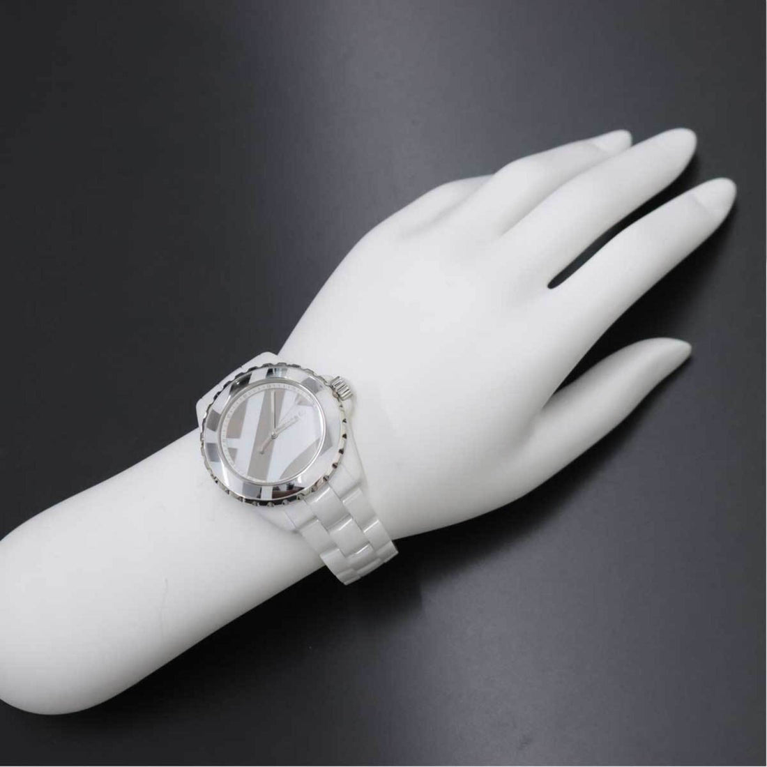 Chanel J12 Untitled 38mm H5582 World Limited 1200 pieces Men's Watch White Ceramic Automatic