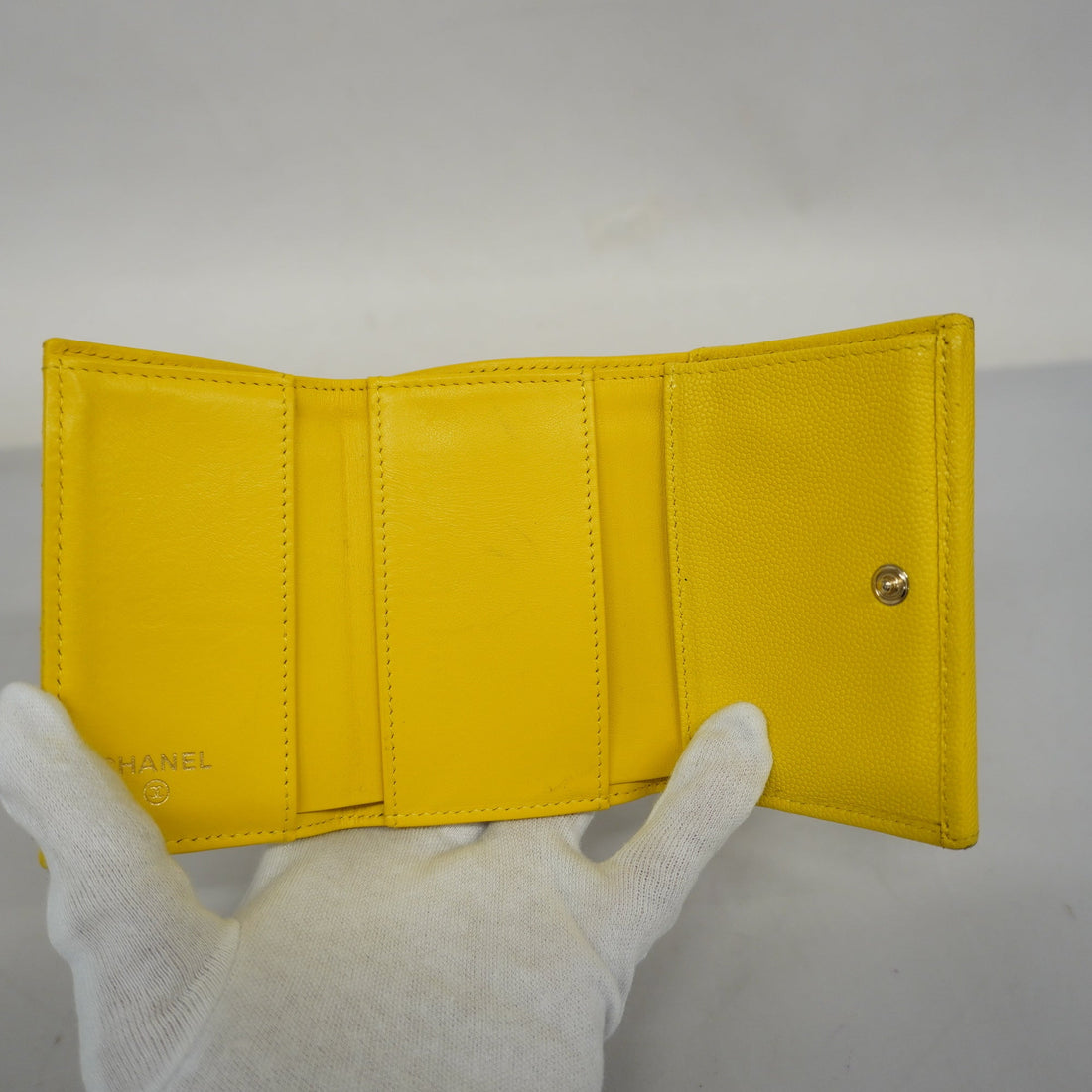 ChanelAuth  Matelasse Tri-fold Wallet Gold Metal Fittings Women's Caviar Leather