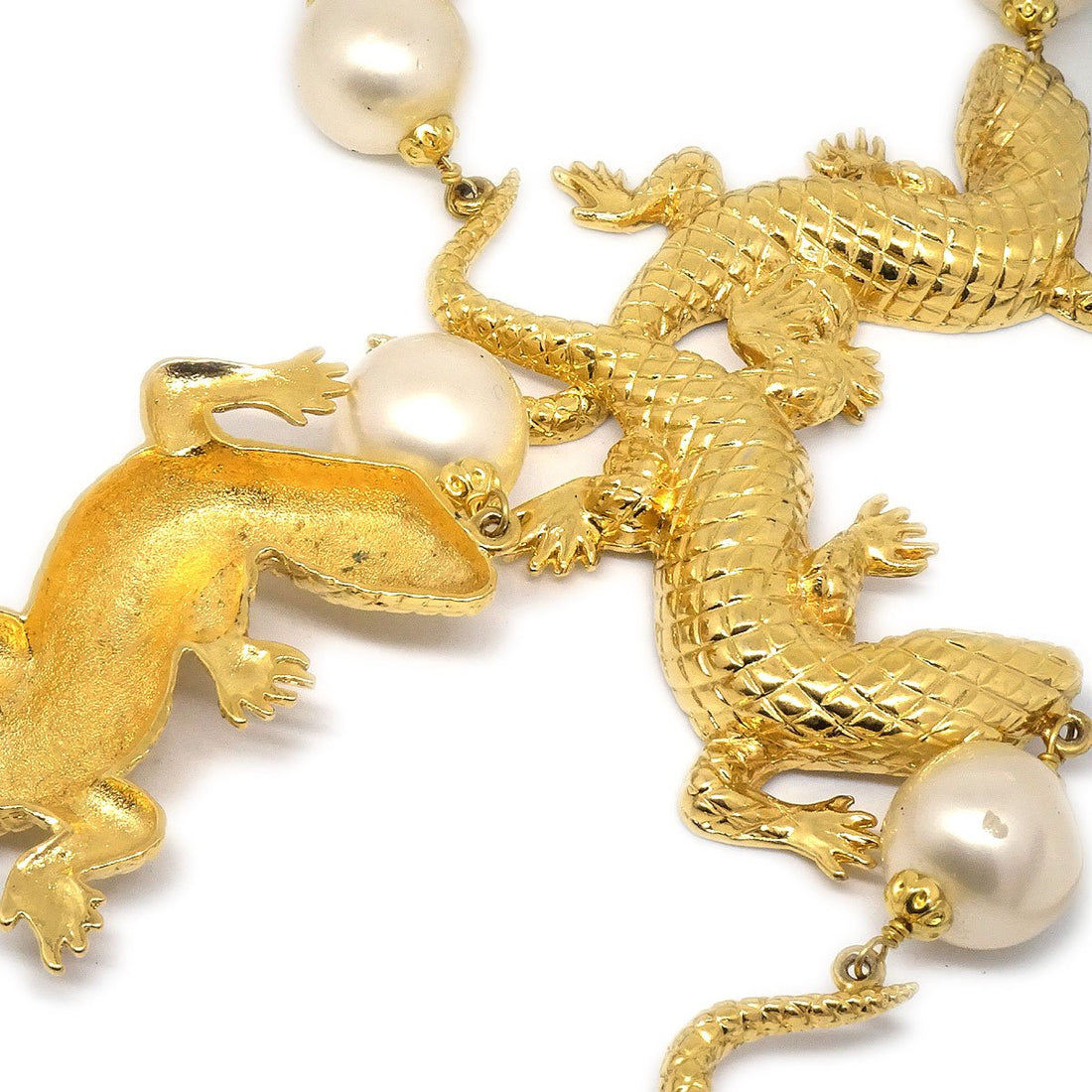 CHANEL 1991 Chain Belt Lizard Charm Faux Pearl Gold 40399