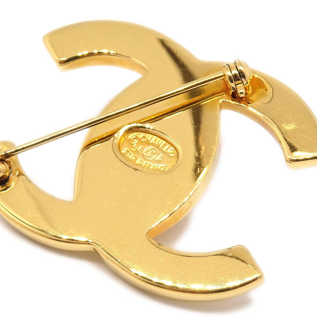CHANEL Turnlock Brooch Gold Medium 96A 92605