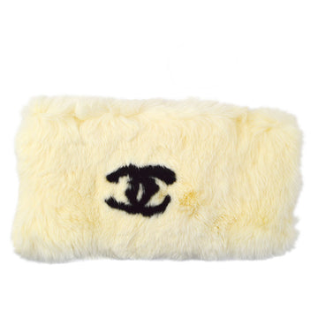 CHANEL 2001 Rabbit Fur Bangle White 48729
