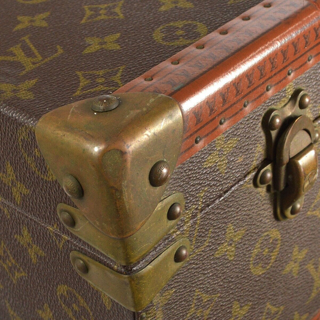 LOUIS VUITTON Bisten 70 Trunk Luggage Suitcase Monogram M21324 97703