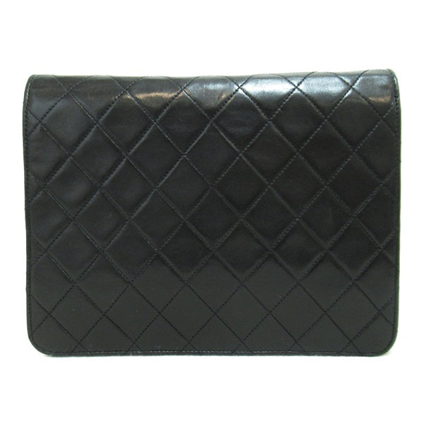 Chanel Quilted Leather Single Flap Bag Leather Crossbody Bag in Good condition