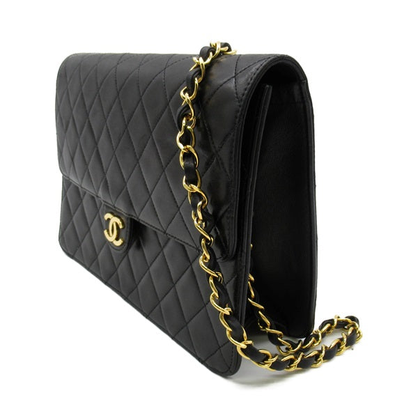 Chanel Quilted Leather Single Flap Bag Leather Crossbody Bag in Good condition