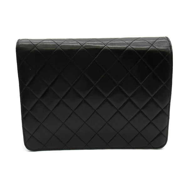 Chanel Quilted Leather Single Flap Bag Leather Crossbody Bag in Good condition