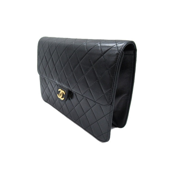 Chanel Quilted CC Flap Crossbody Bag Leather Crossbody Bag in Excellent condition