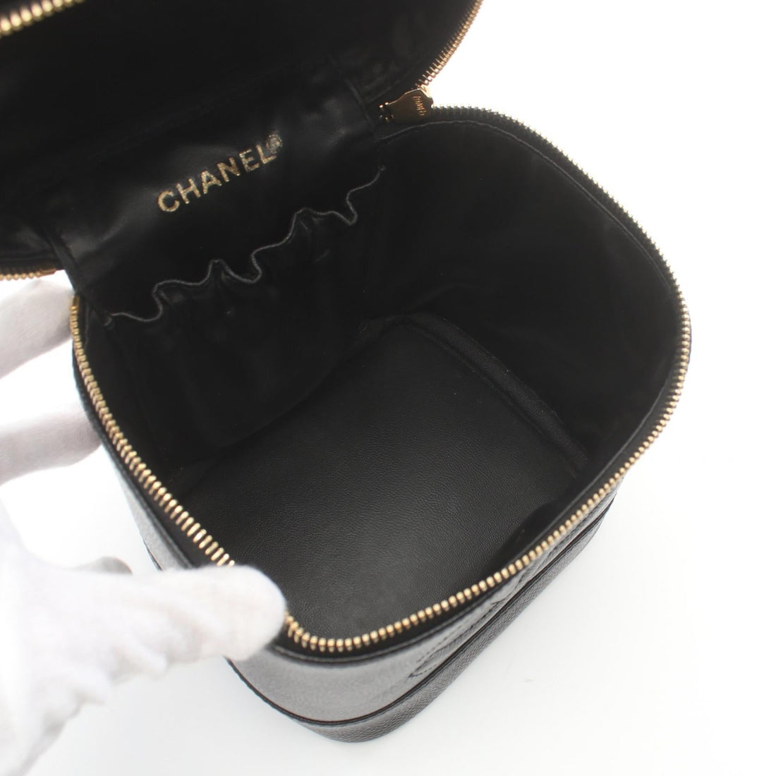 Chanel Vanity Bag Leather Vanity Bag A01998 in Good condition