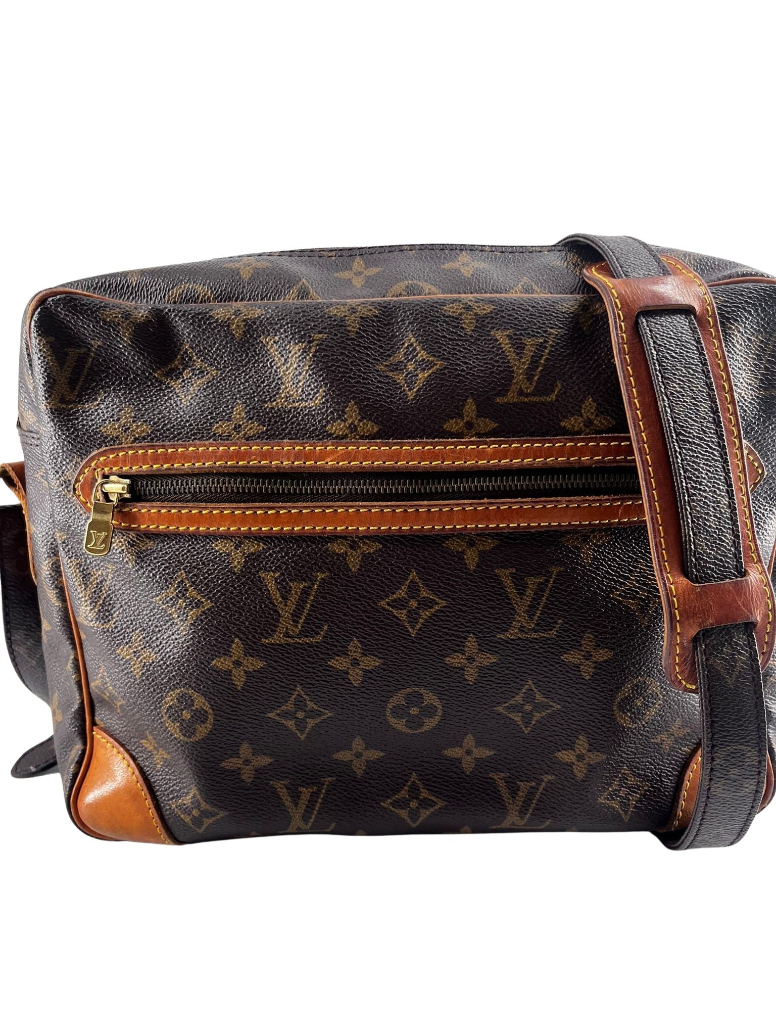 LOUIS VUITTON Reporter Shoulder Bag