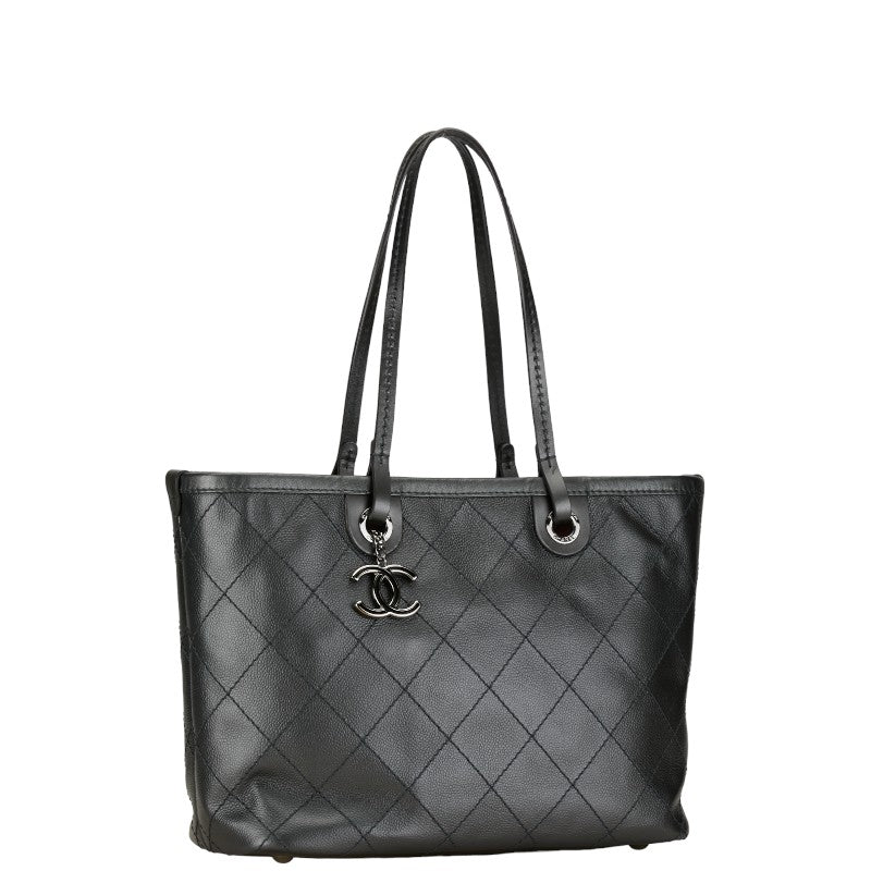 Chanel Quilted Leather Tote Bag Leather Tote Bag in Good condition