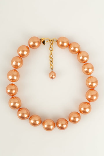 Collier de perles oranges Chanel