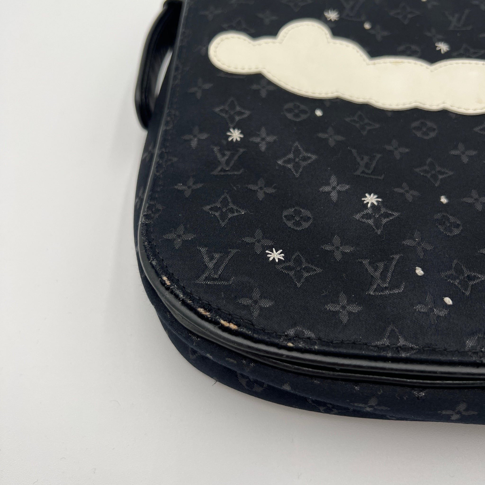 Crossbody Luxury Designer By Louis Vuitton, Size: Small