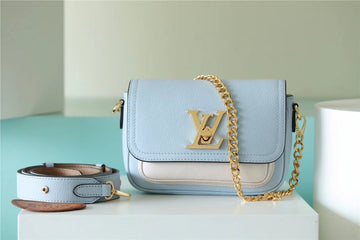 LV Lockme Ttlmder Light Blue For Womtlm, Womtlm’s Handbags, Shoulder And Crossbody Bags 7.5in/19cm LV