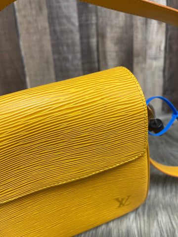 HandBag Luxury Designer By Louis Vuitton, Size: Small