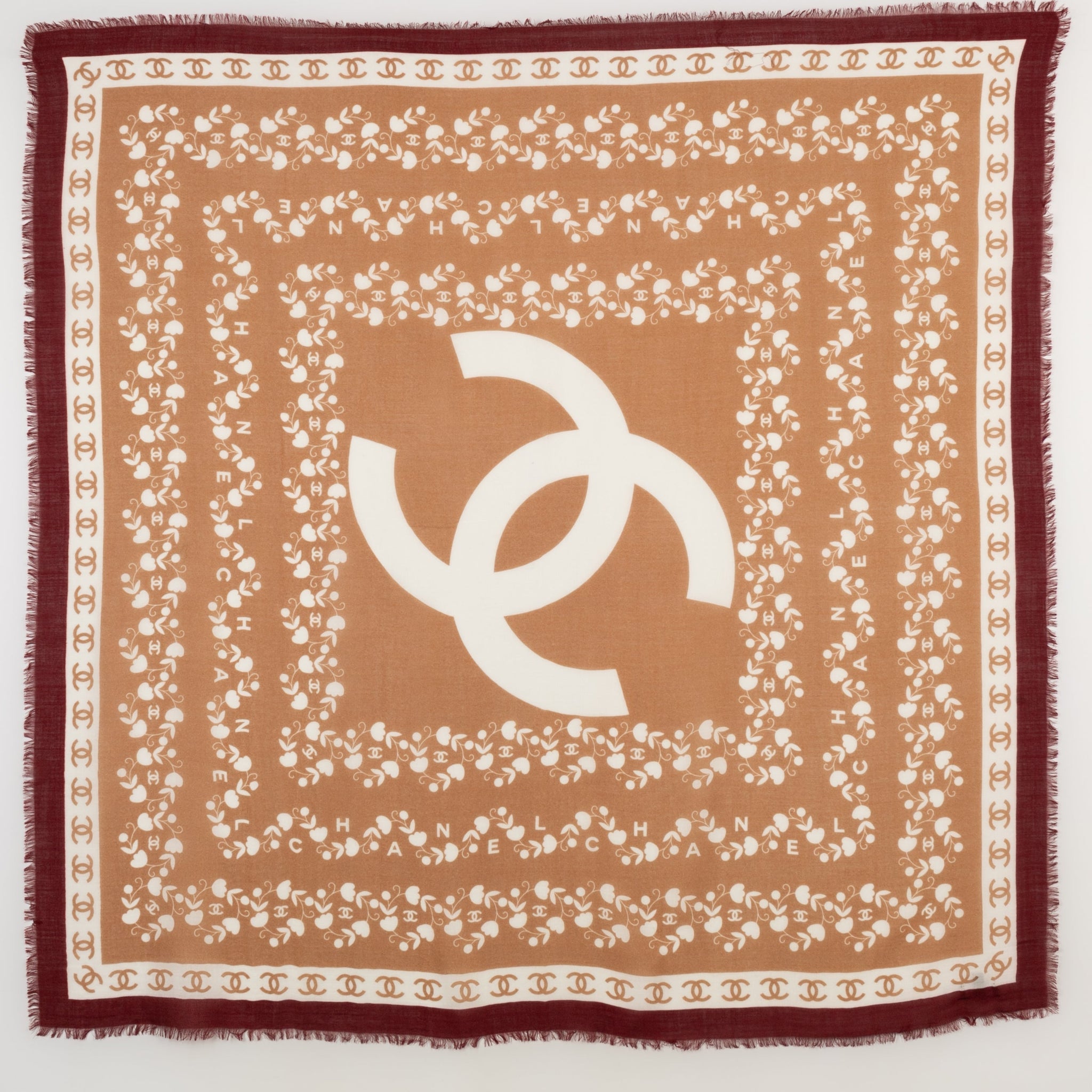 Foulard / étole en laine et cachemire Chanel