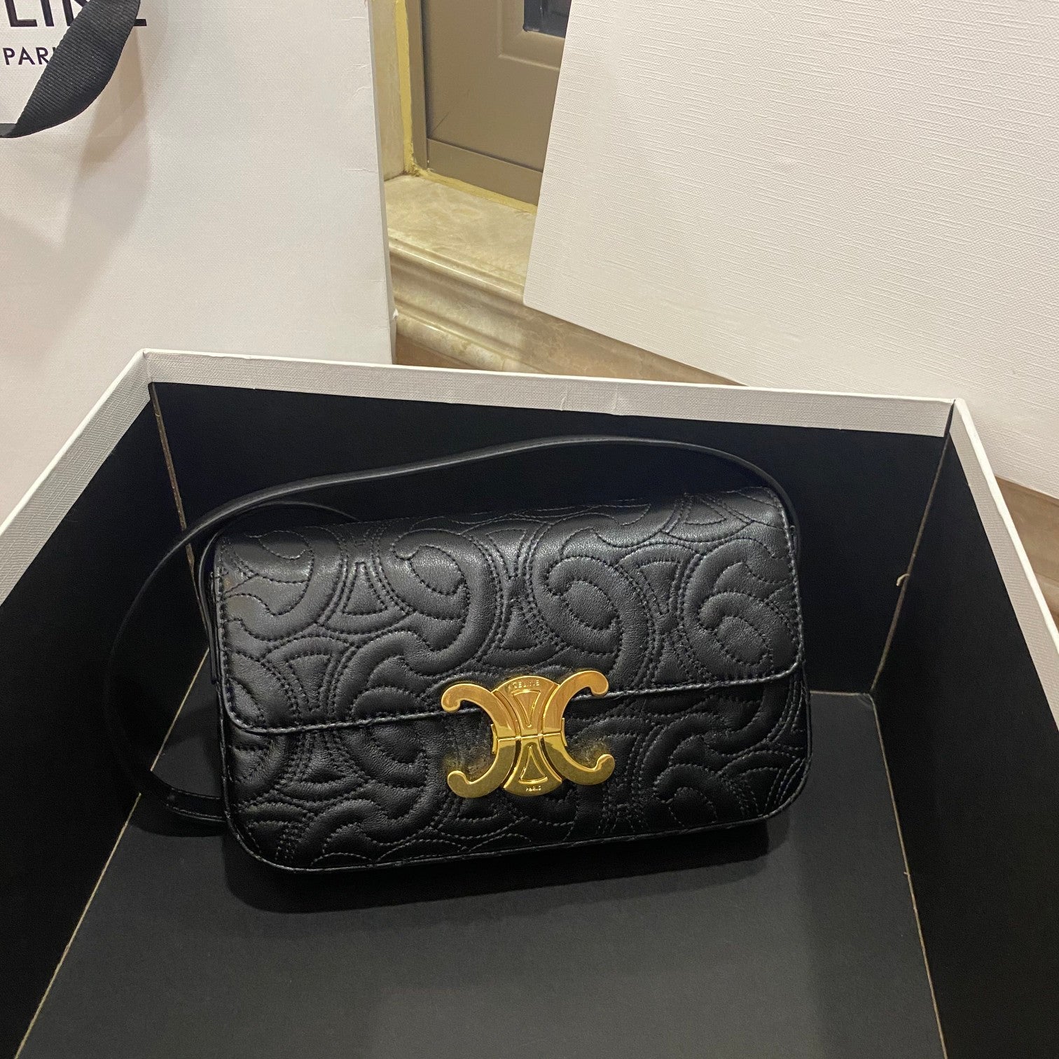 CE Triomphe Shoulder Bag In Quilted Triomphe Lambskin Black For Womtlm 8in/20cm 194143EF4.38NO