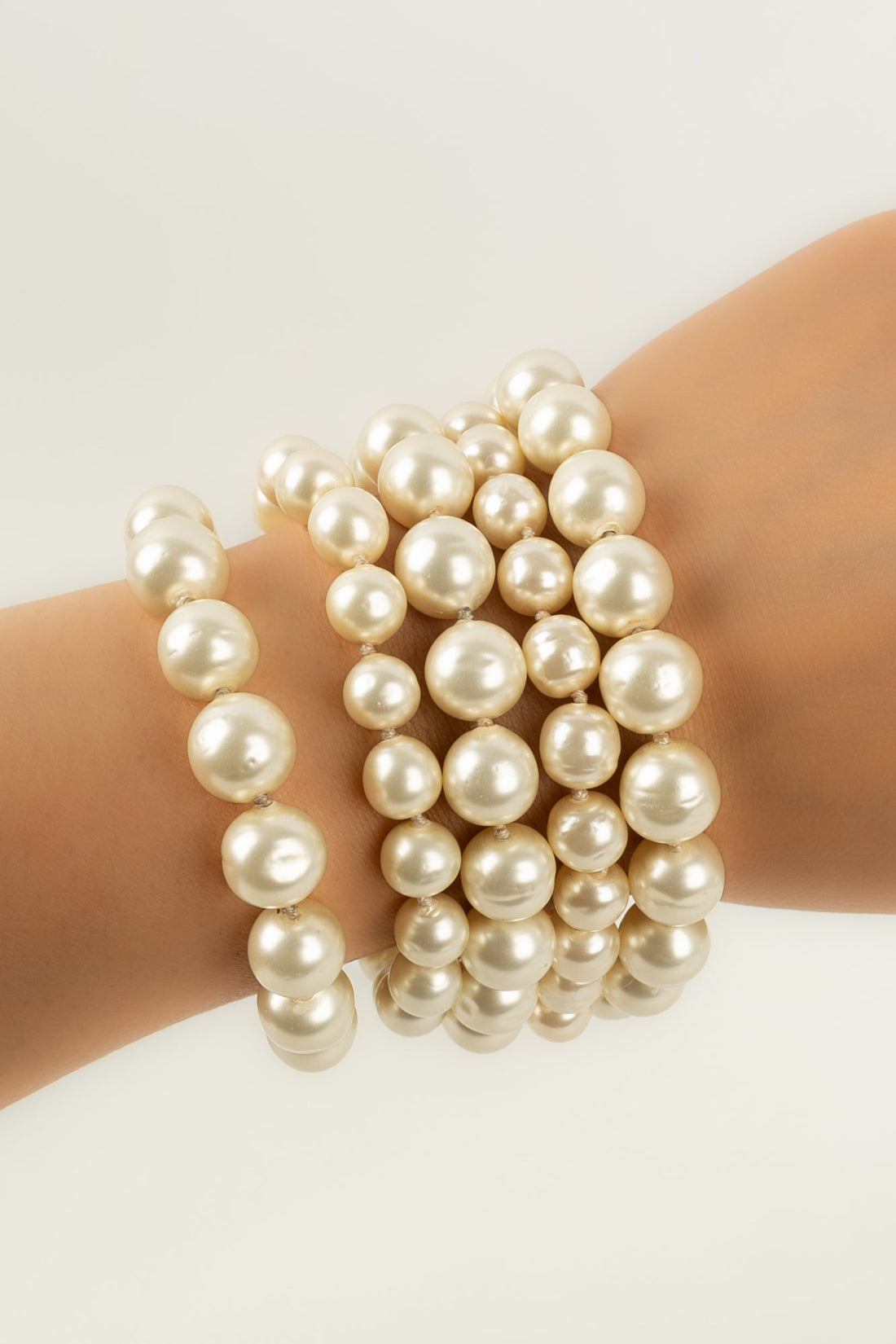 Bracelet de perles nacr�es Chanel