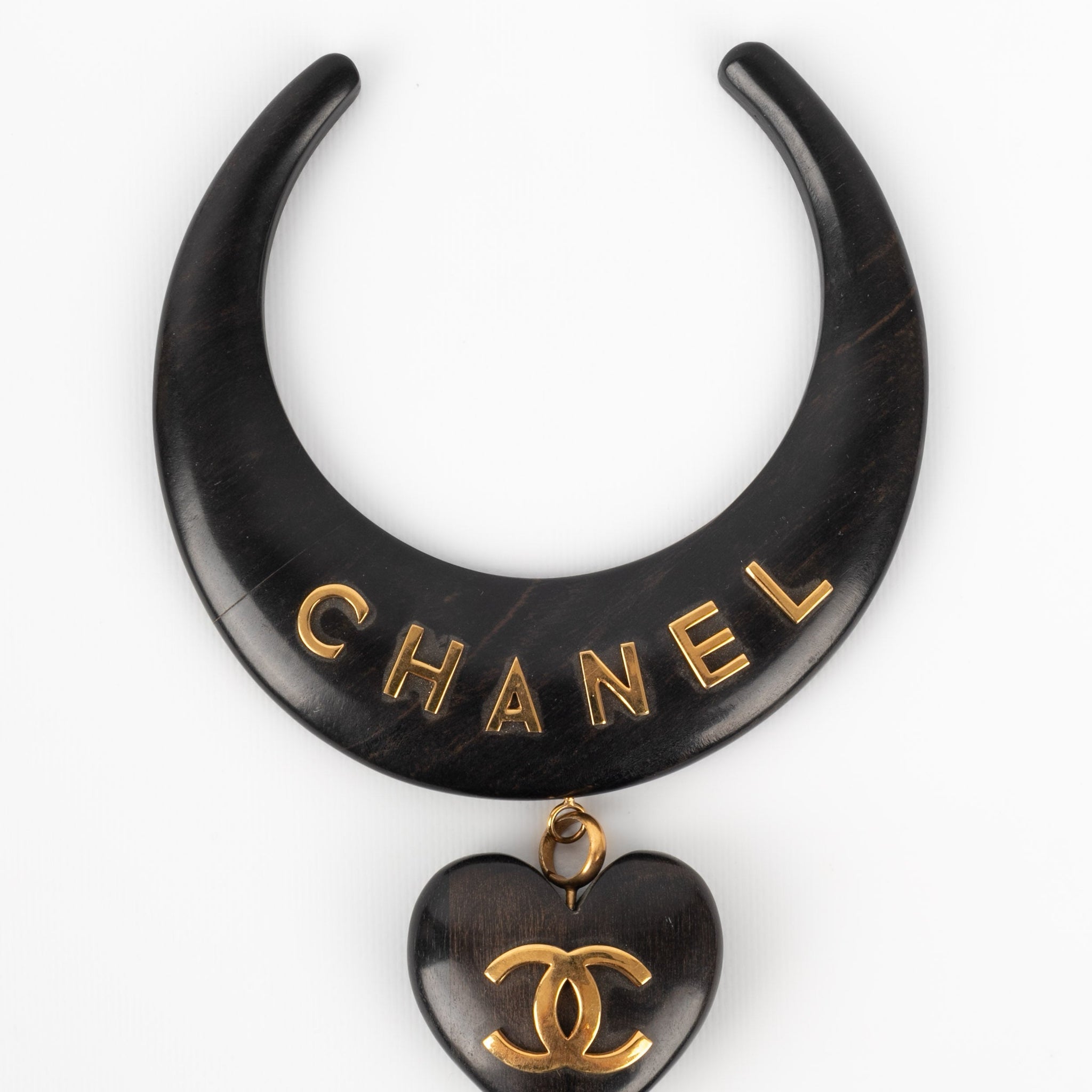 Collier en bois Chanel