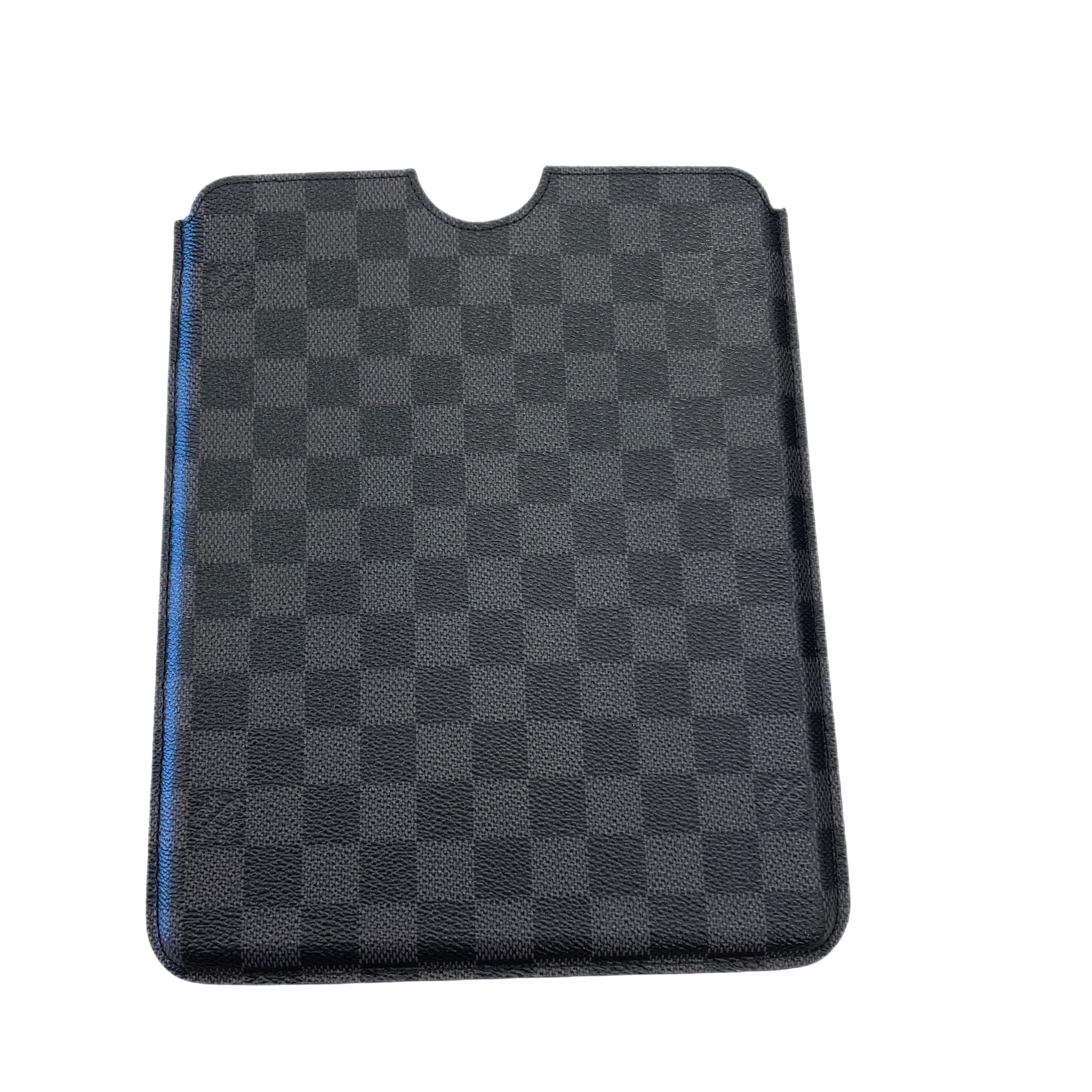 Clutch Designer By Louis Vuitton  Size: Medium