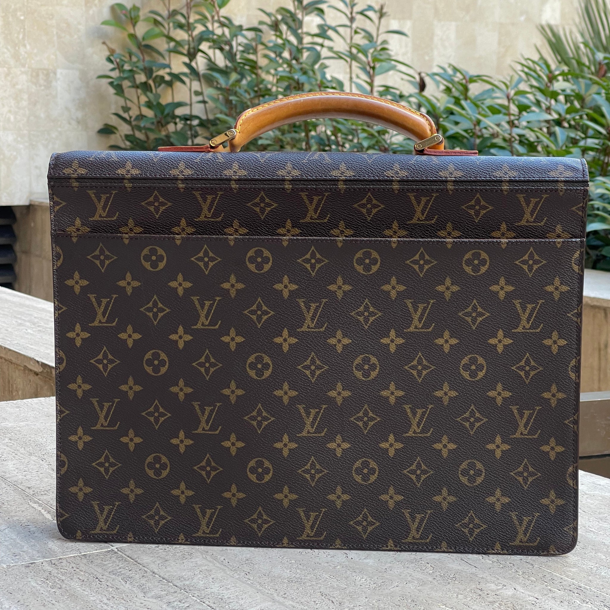 Louis Vuitton - Sac Robusto en toile monogramme