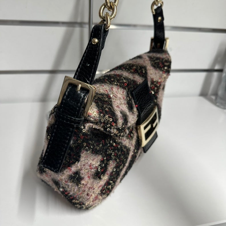 Fendi Chain Shoulder Bag