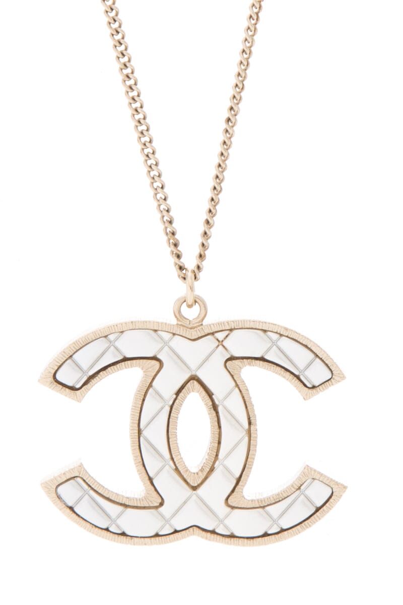 Chanel 2016 Gold Quitled CC Pendeant Necklace