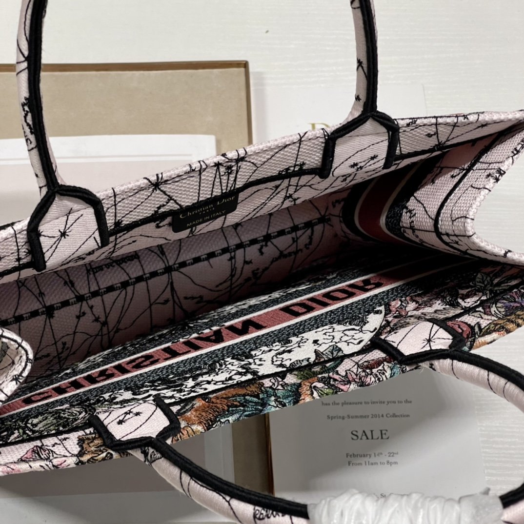 DI Medium Book Tote Multicolor Constellation Embroidery, Multicolor, For Womtlm Womtlm’s Handbags, Shoulder Bags, 36cm CD M1296ZRHP_M884