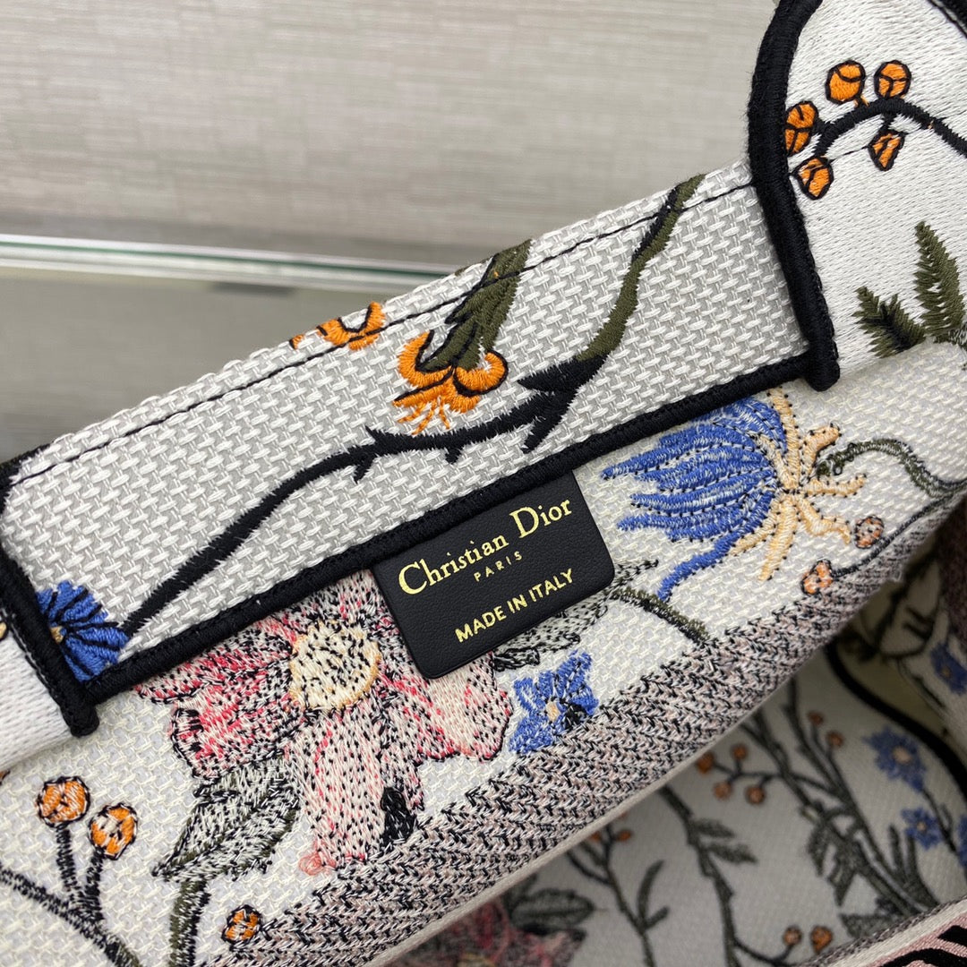 DI Medium Book Tote Bag By Maria Grazia Chiuri For Womtlm 14in/36cm CD