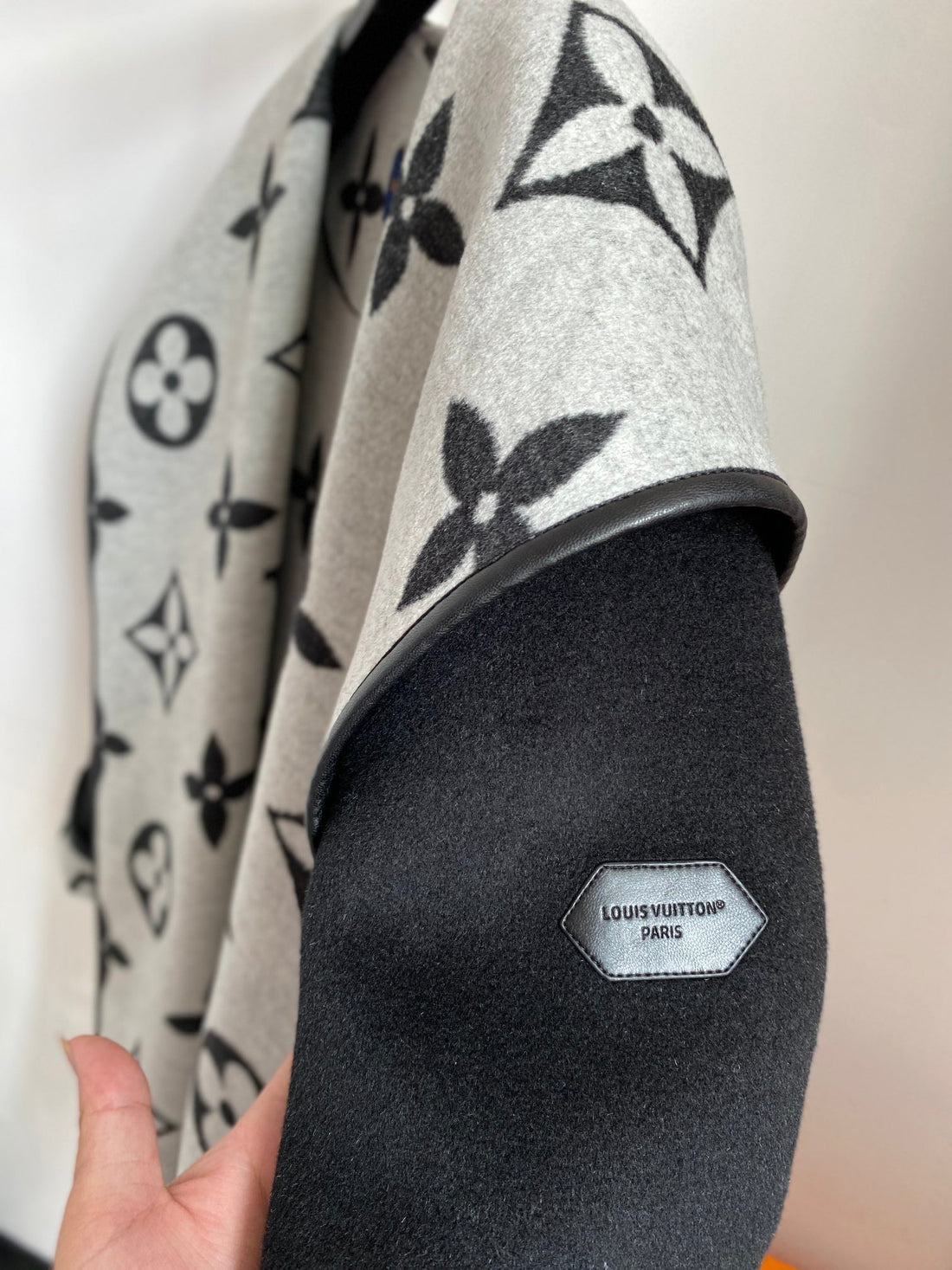 Luxury Louis Vuitton Wrap Coat 030