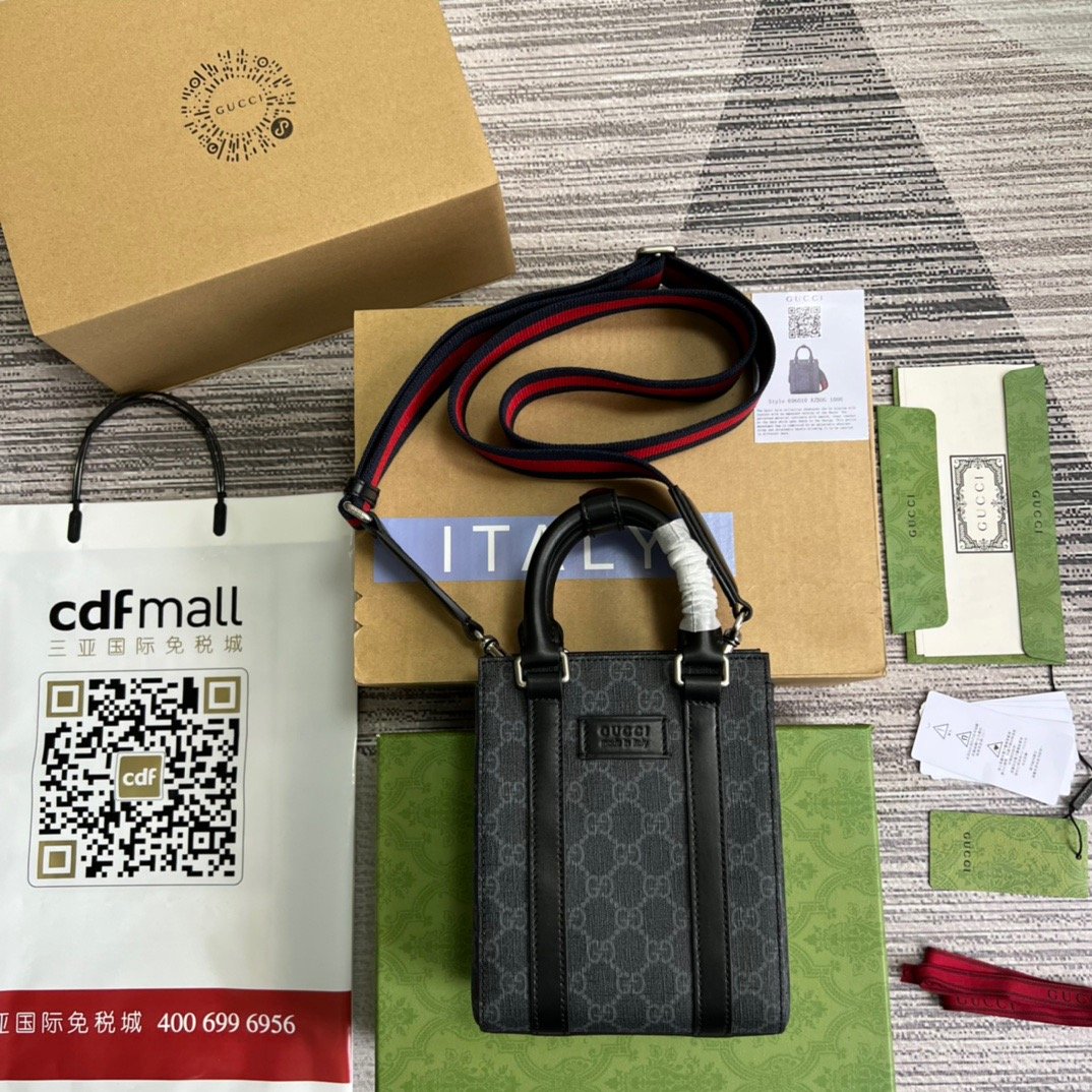 gg Supreme Mini Tote Bag Black gg Supreme Canvas For Womtlm  7.9in/20cm gg 696010 K5RLN 1095