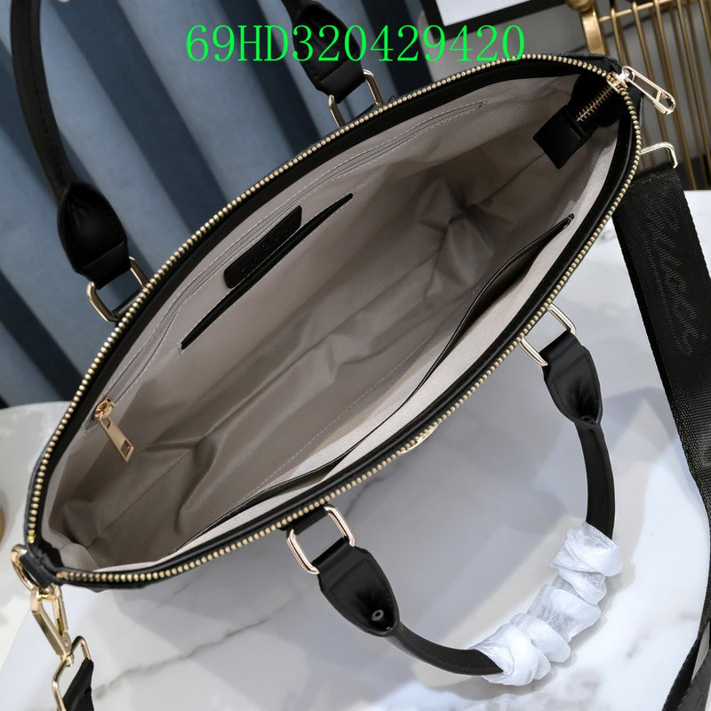 Gucci Bags - The Tote   926