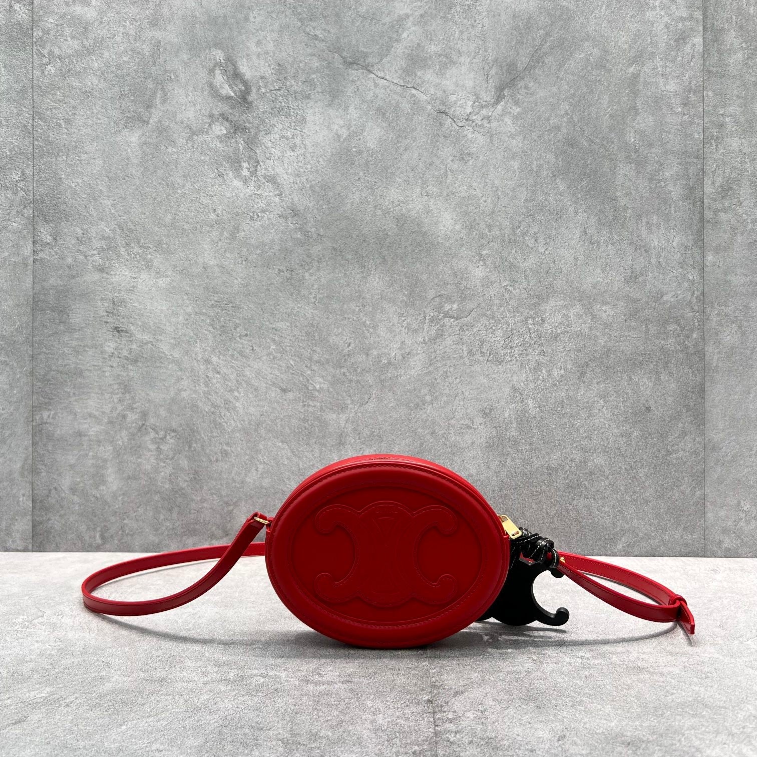 CE Crossbody Oval Purse Cuir Triomphe Red For Womtlm 6in/16cm 