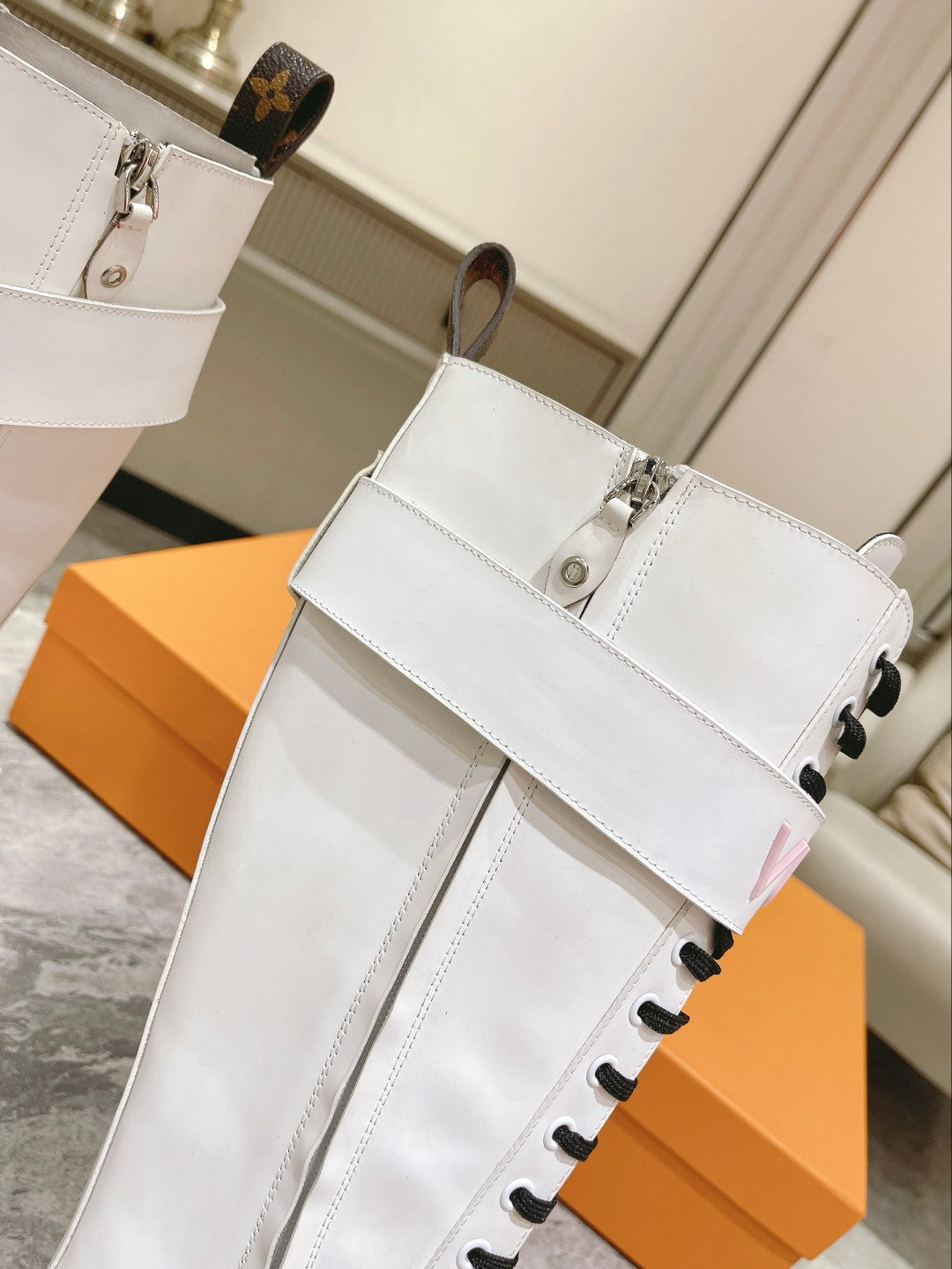 Premium Louis Vuitton BOOTS 041