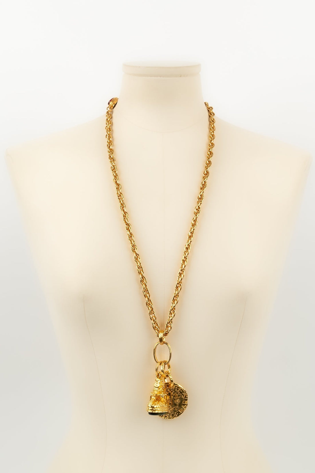 Collier sceau Chanel 1993