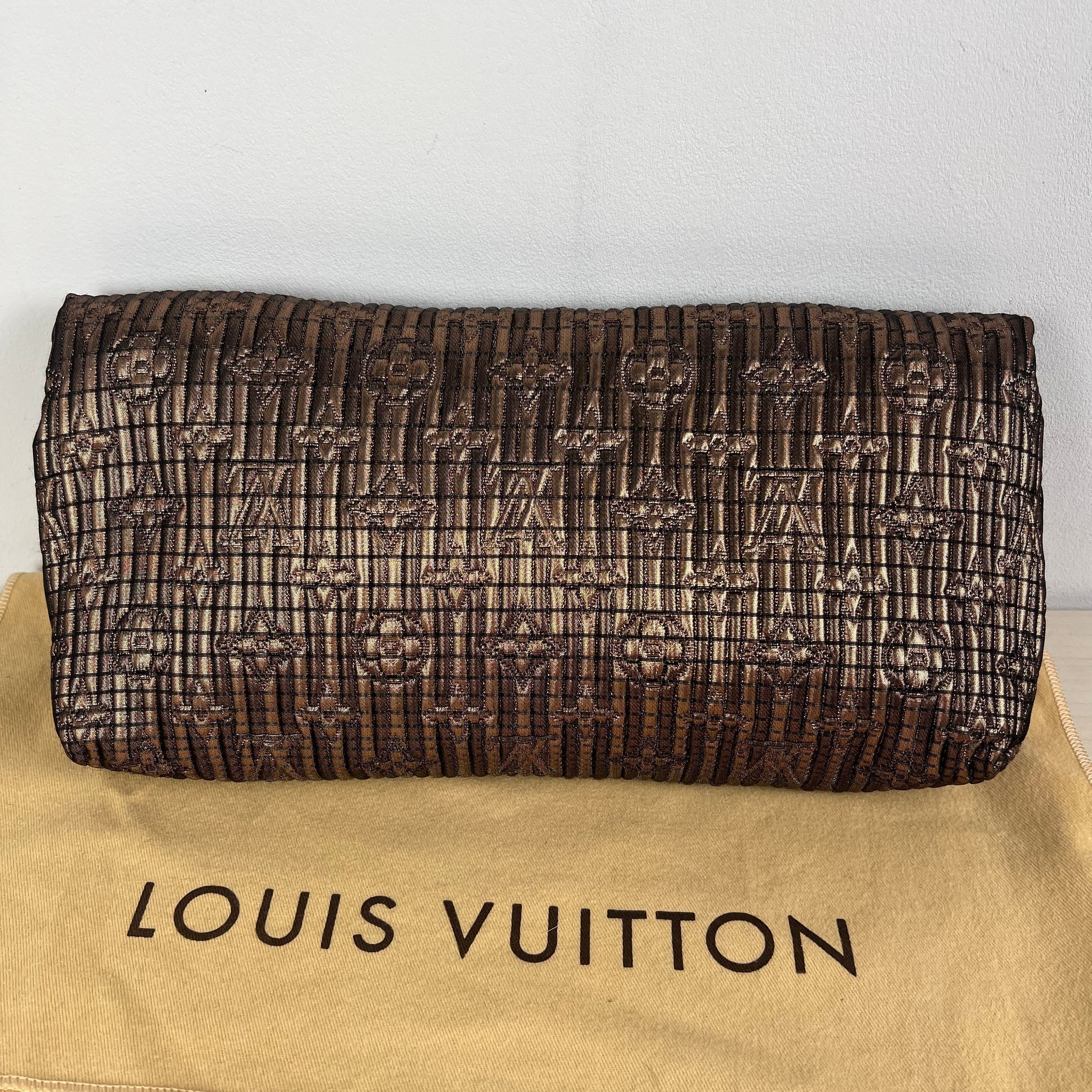 Clutch Luxury Designer Louis Vuitton, Size Medium