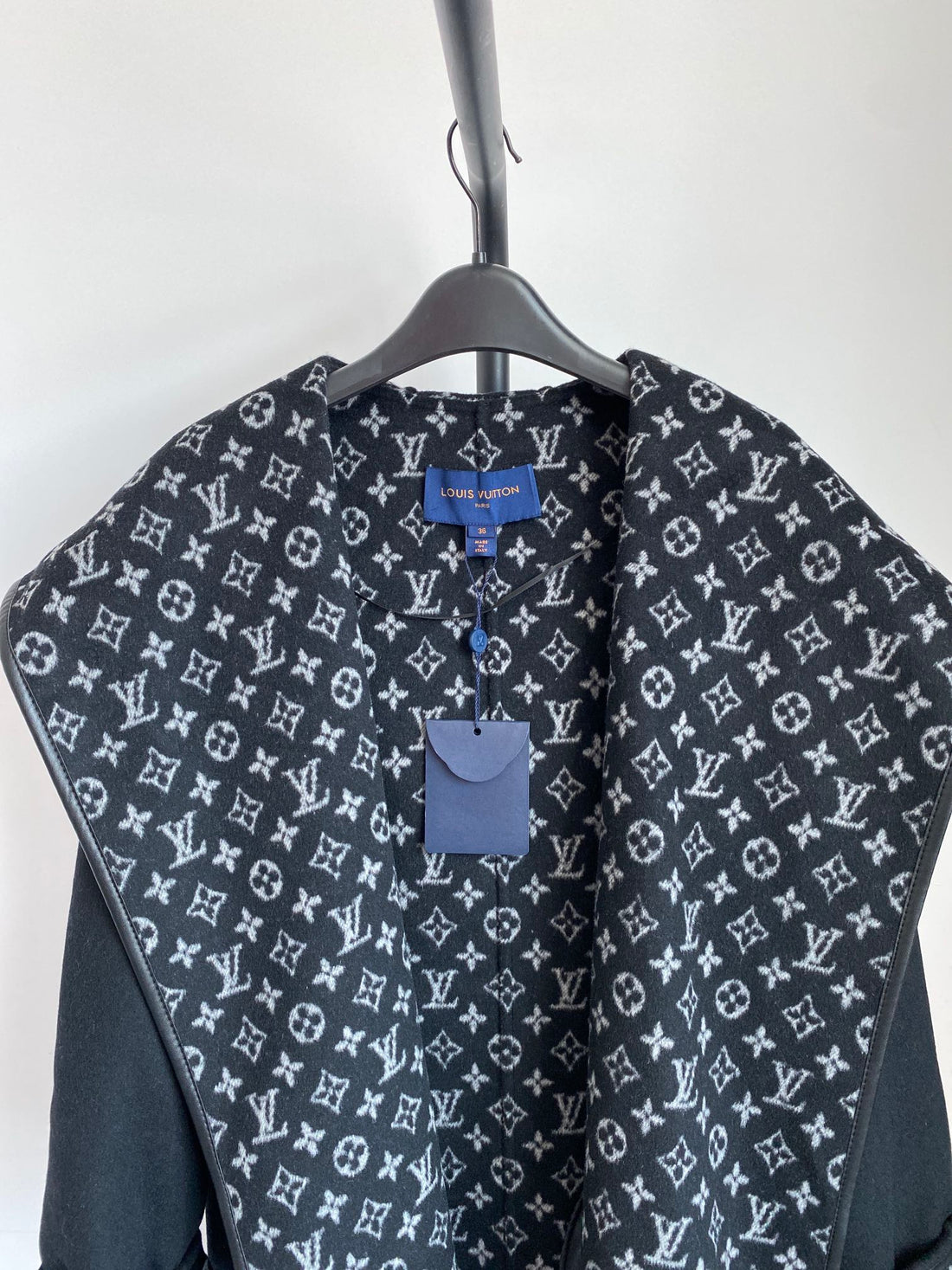 Luxury Louis Vuitton Wrap Coat 041