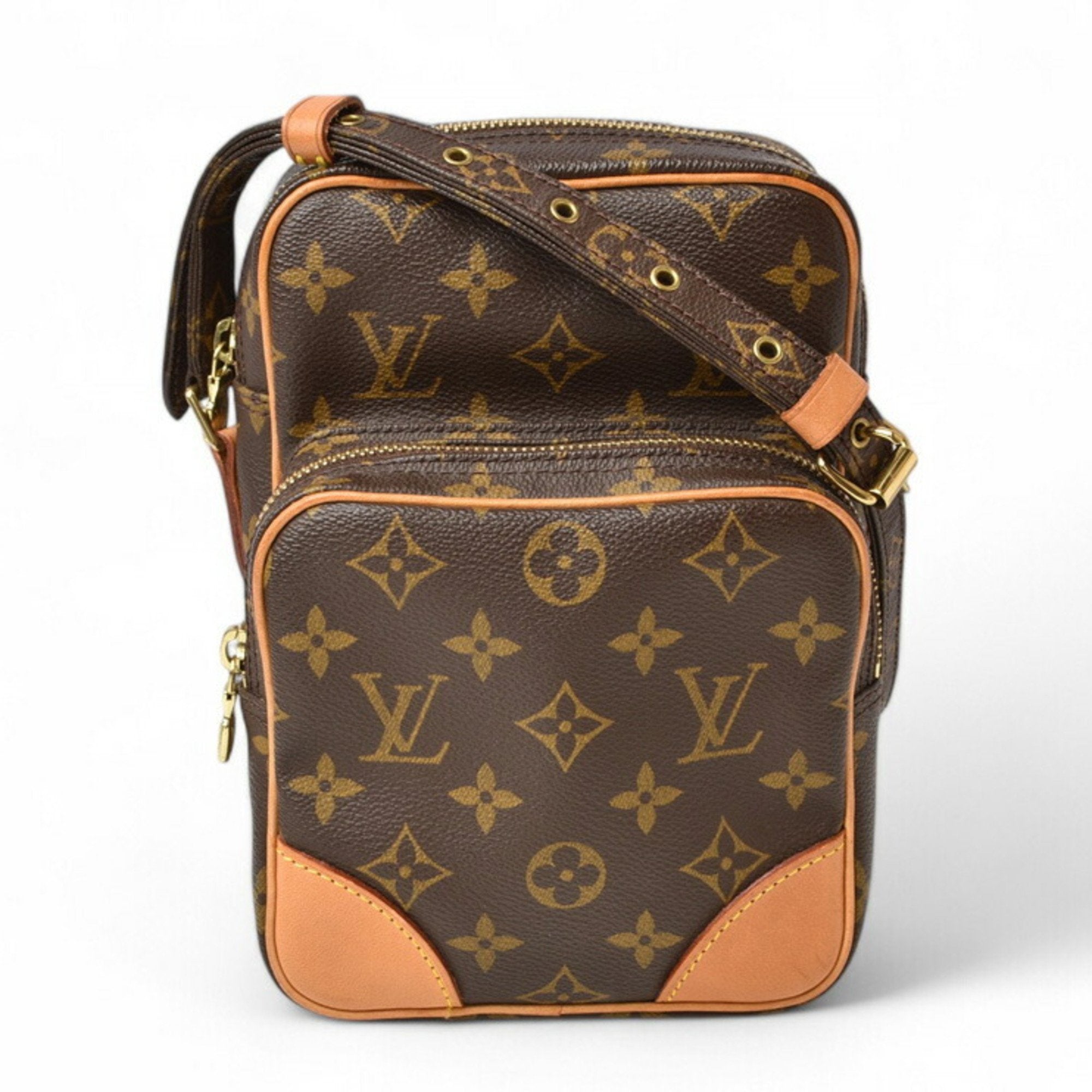 Louis Vuitton   Pochette Shoulder Bag