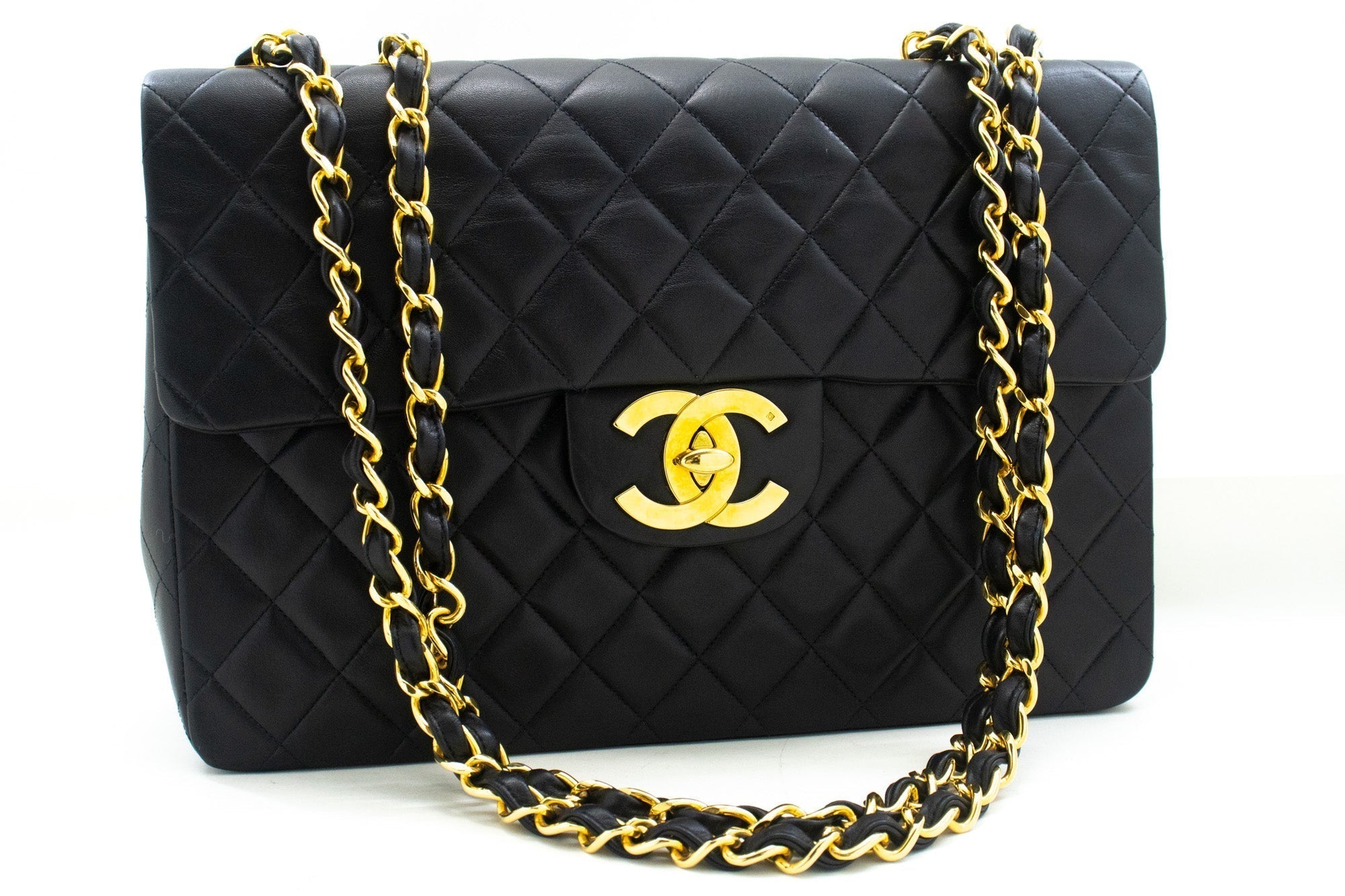 CHANEL Small Chain Shoulder Bag Clutch Black Quilted Flap Lambskin j85