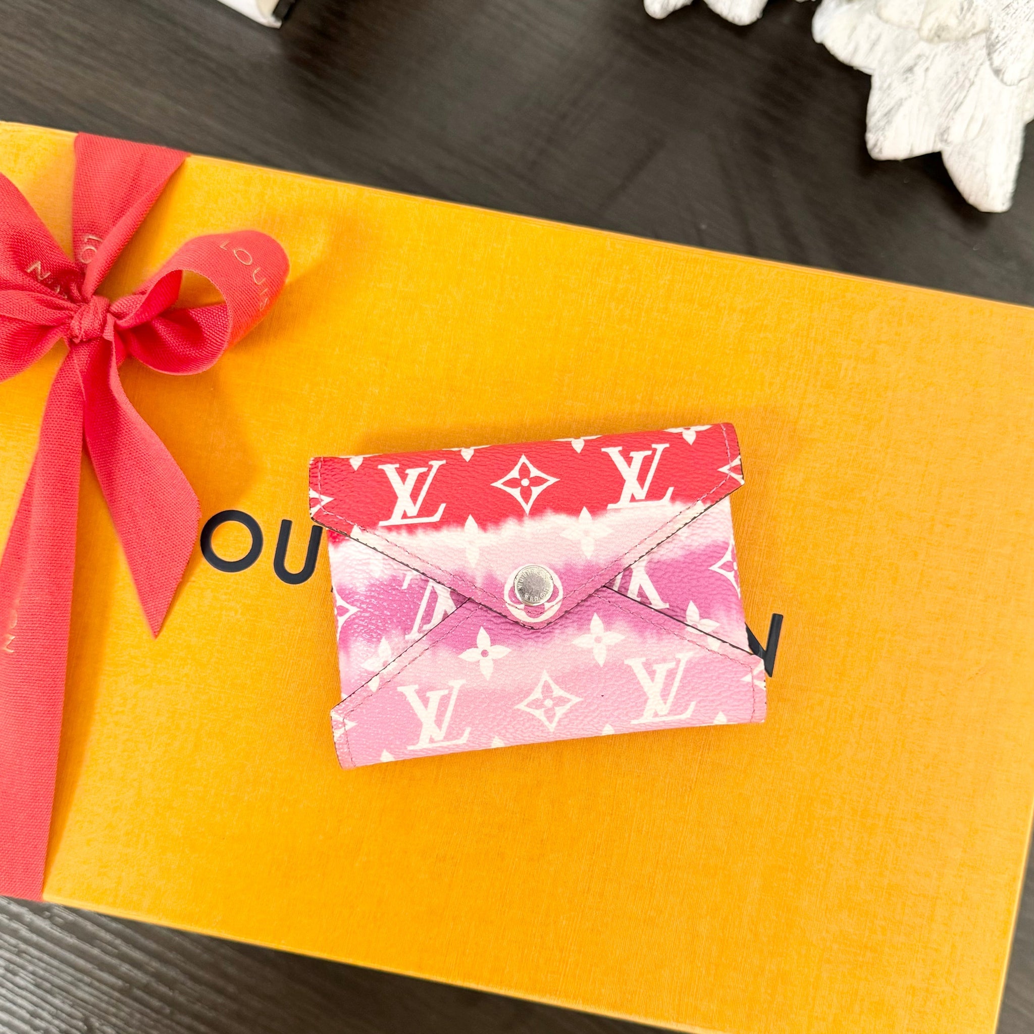 LOUIS VUITTON 2020 Monogram Escale Small Kirigami Card Holder in Red/Pink