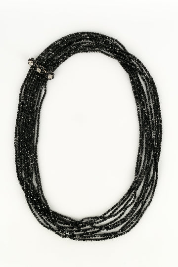 Collier cam�lias Chanel