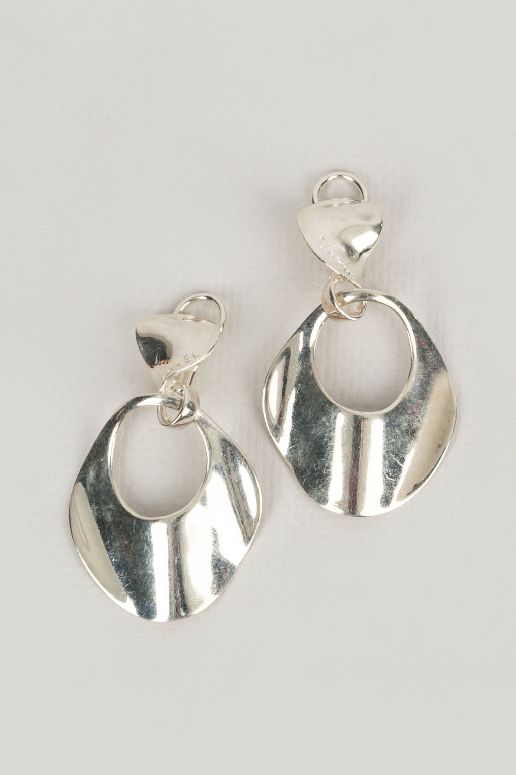 Boucles d'oreilles argent�es Chanel