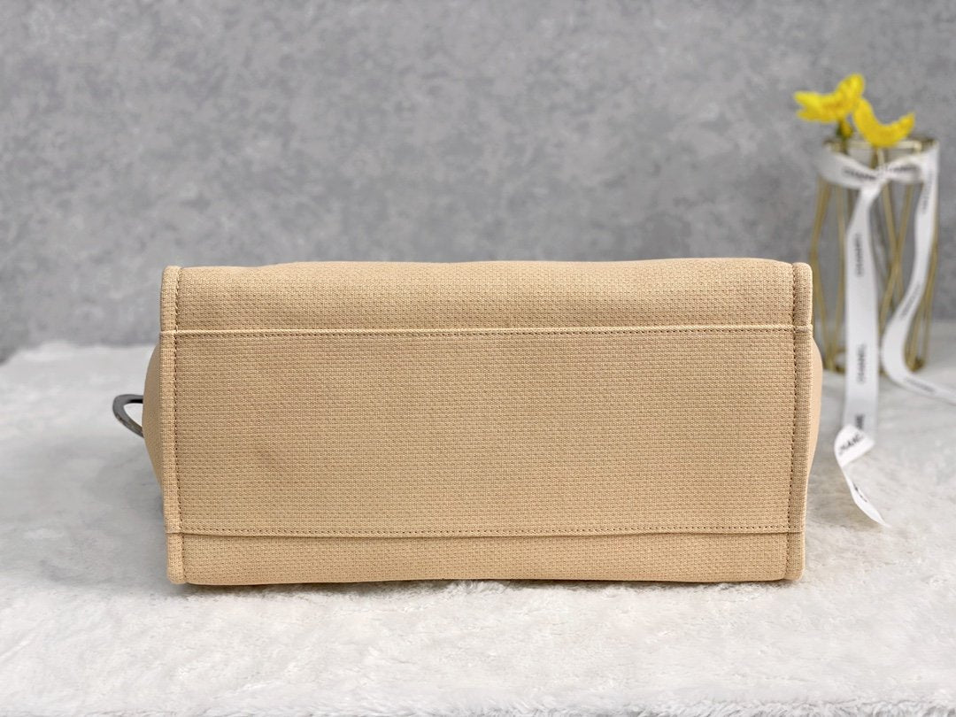 CHLSmall Shopping Bag Silver Hardware Raffia For Womtlm, Womtlm&#8217;s Handbags, Shoulder Bags 15.2in/39cm AS3257