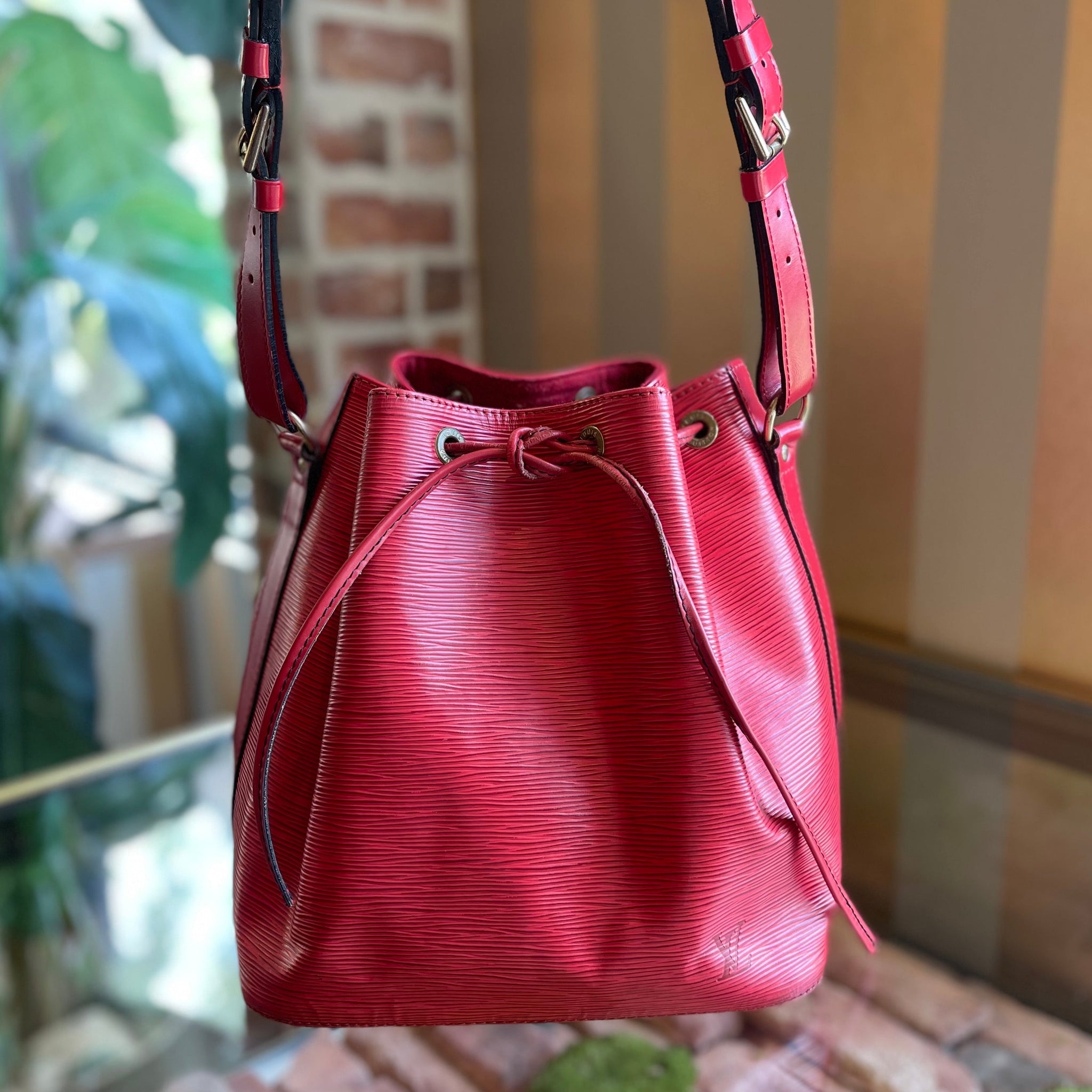 LOUIS VUITTON Petit Noe Epi Castillan Red Bucket Bag