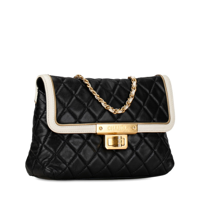 Chanel Reissue Quilted Leather Chain Flap Bag Leather Shoulder Bag in Good condition