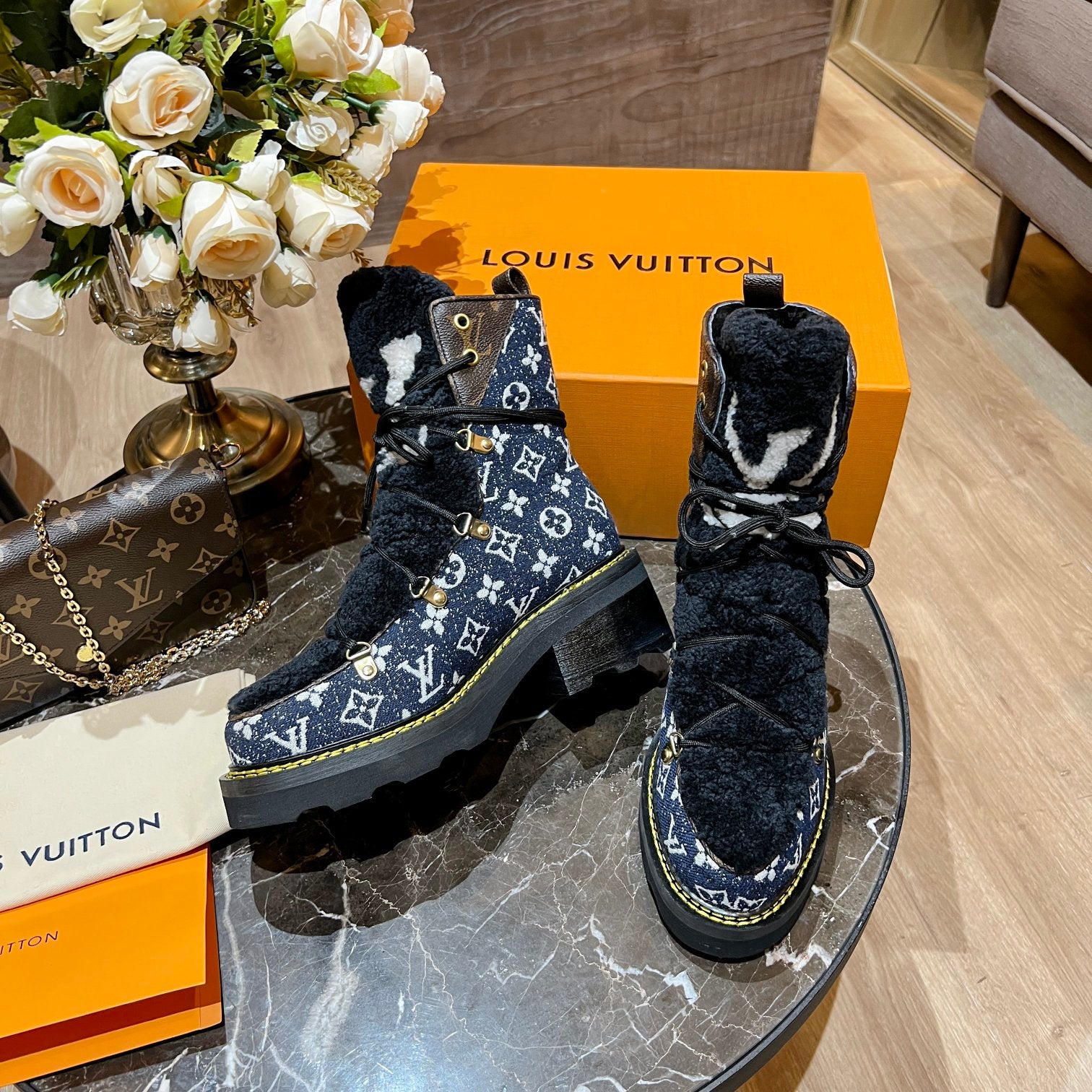 Premium Louis Vuitton BOOTS 046