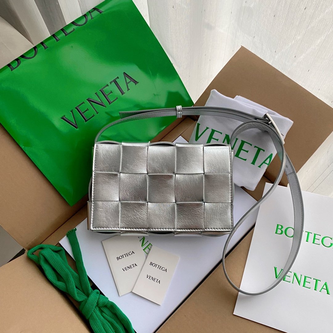 BV Cassette Crossbody Bag Silver, For Womtlm, Bags 9.1in/23cm 