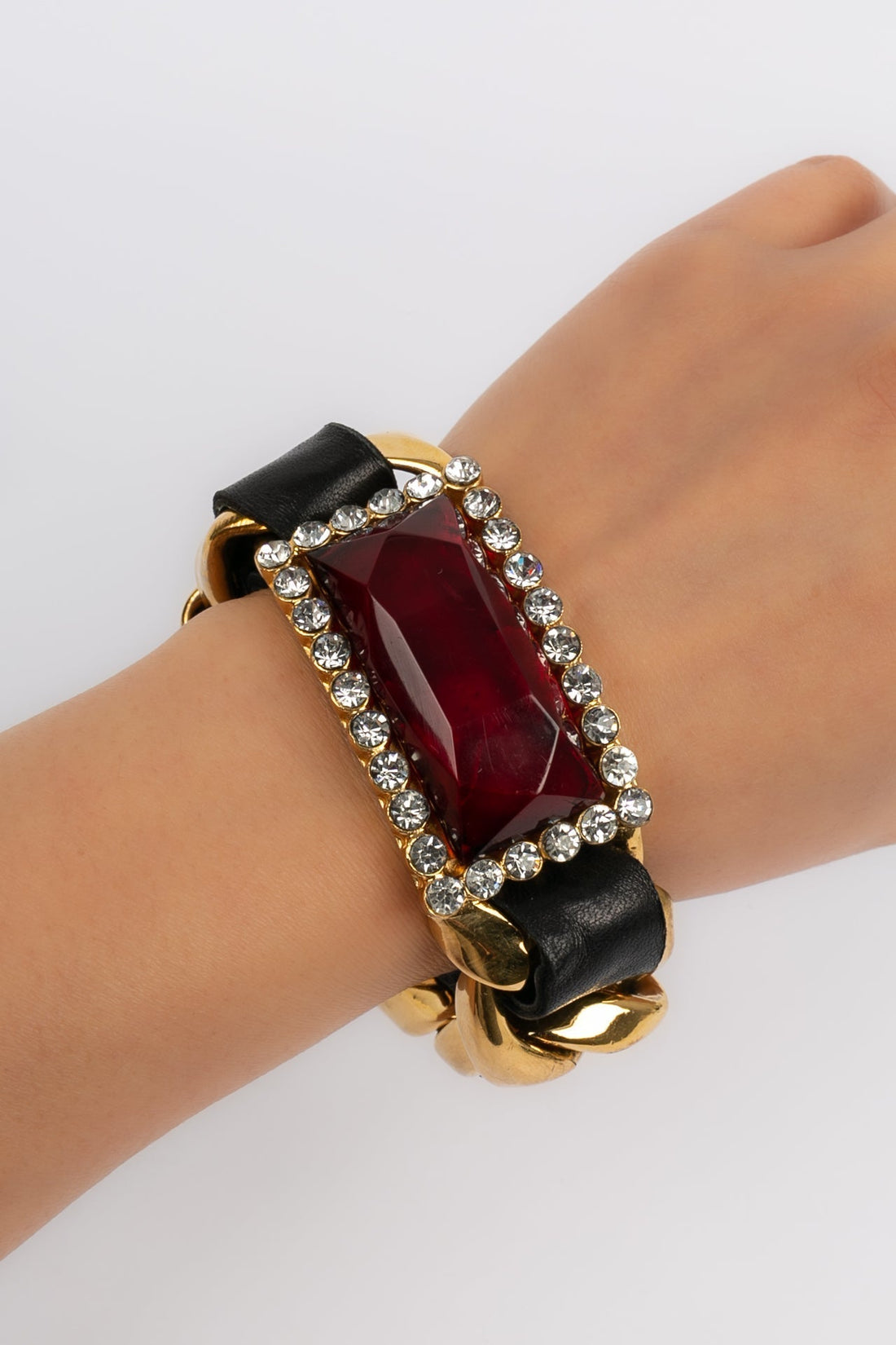 Bracelet en cuir Chanel