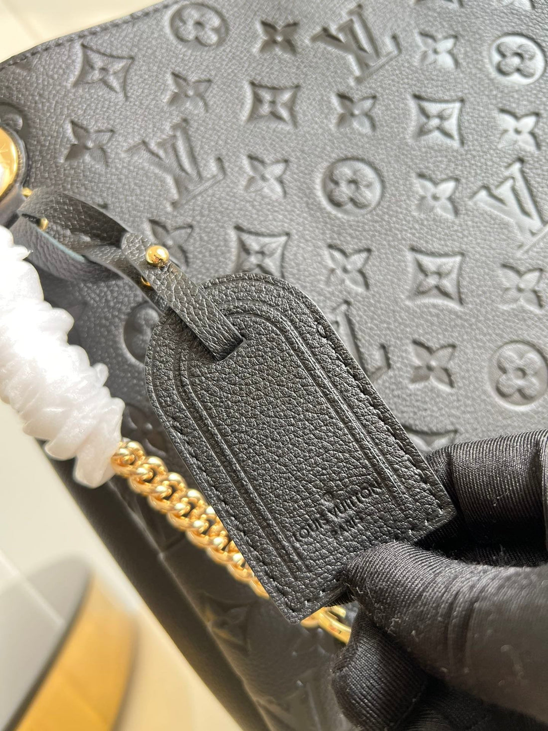 LV Surtlme MM Monogram Empreinte Black For Womtlm,  Shoulder Bags 14.6in/37cm LV M43758