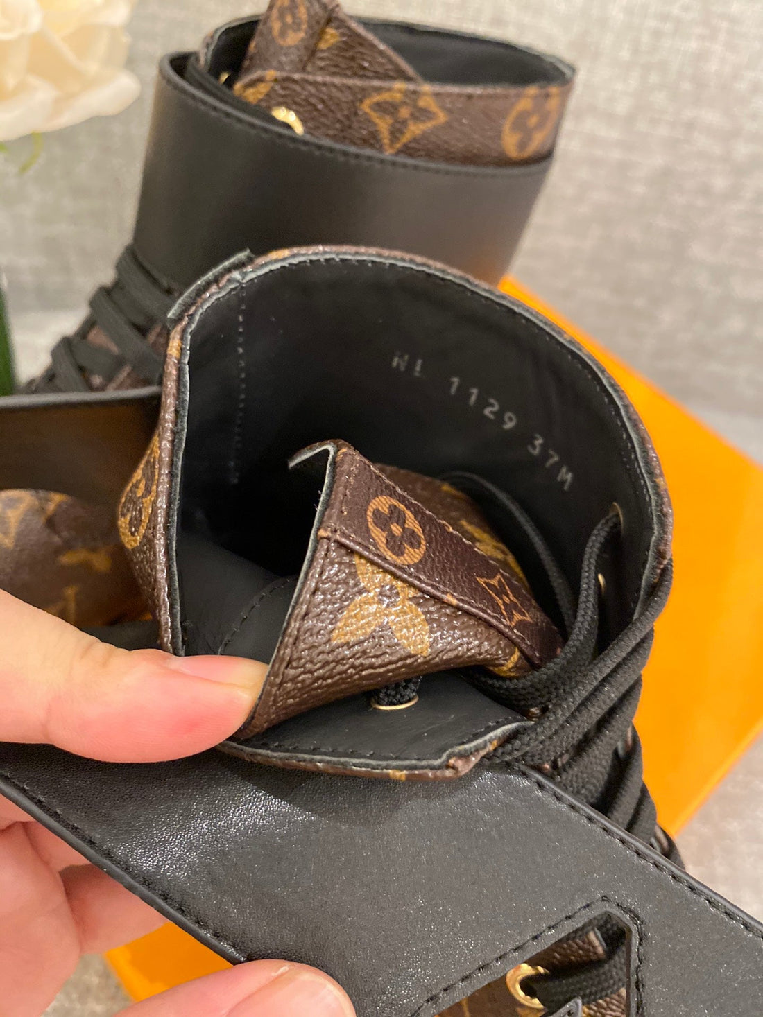 Premium Louis Vuitton BOOTS 051