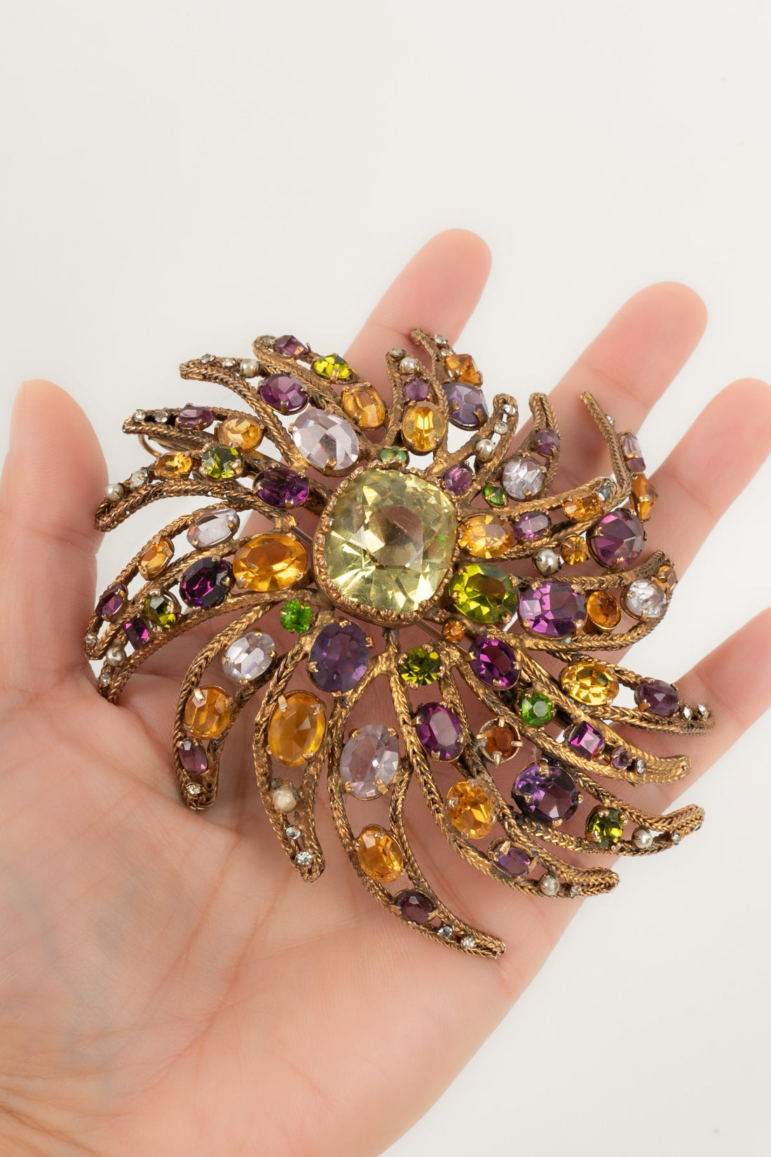 Broche ancienne Chanel